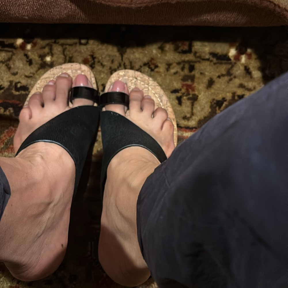 Donald J. Pliner Black and Tan Women's Sandals NWOT - Picture 7 of 7